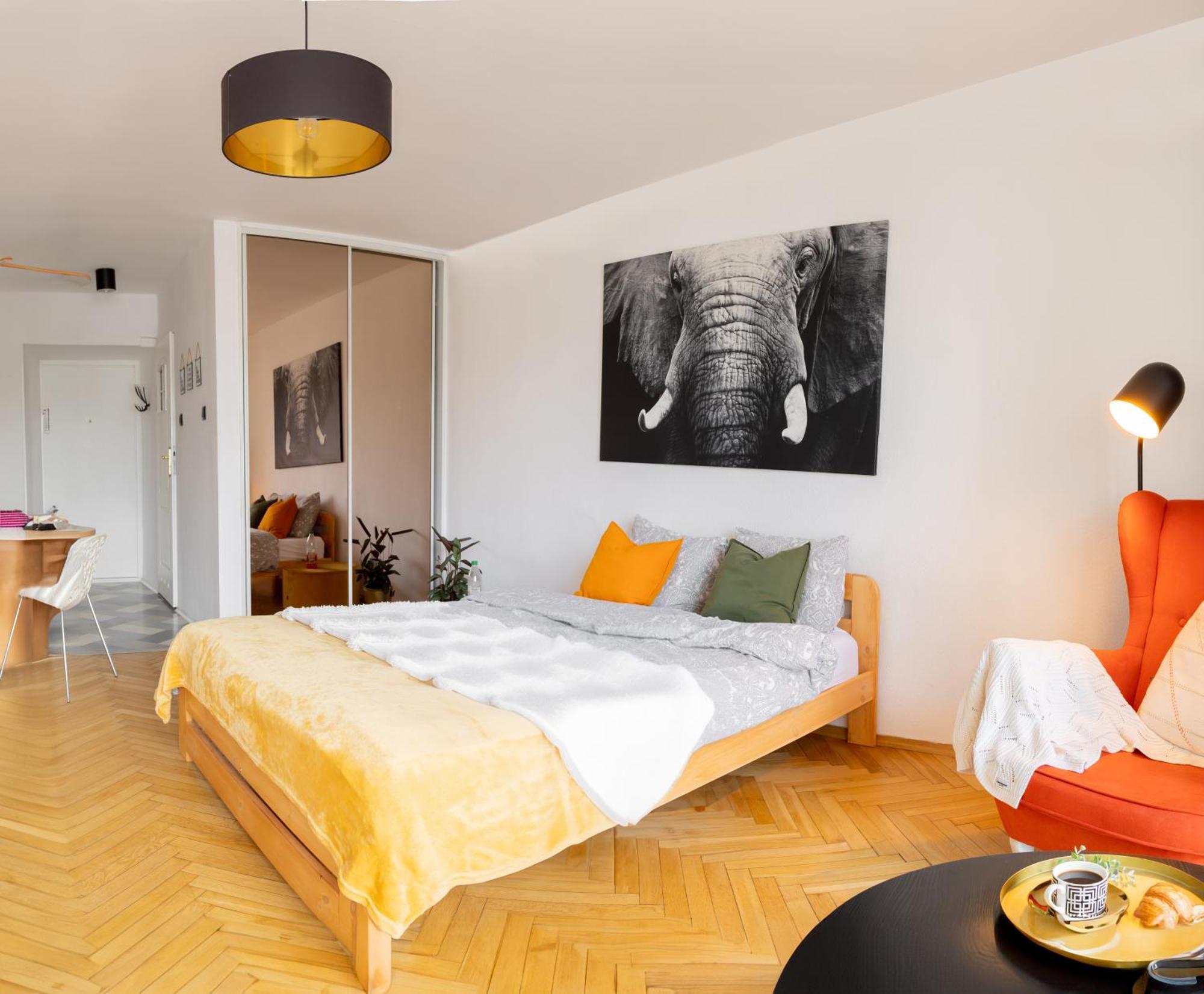 Piotrapartments - Big Life In *