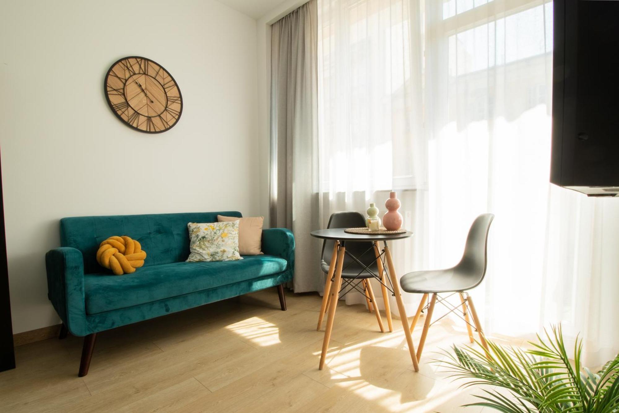 Piotrapartments - Big Life In